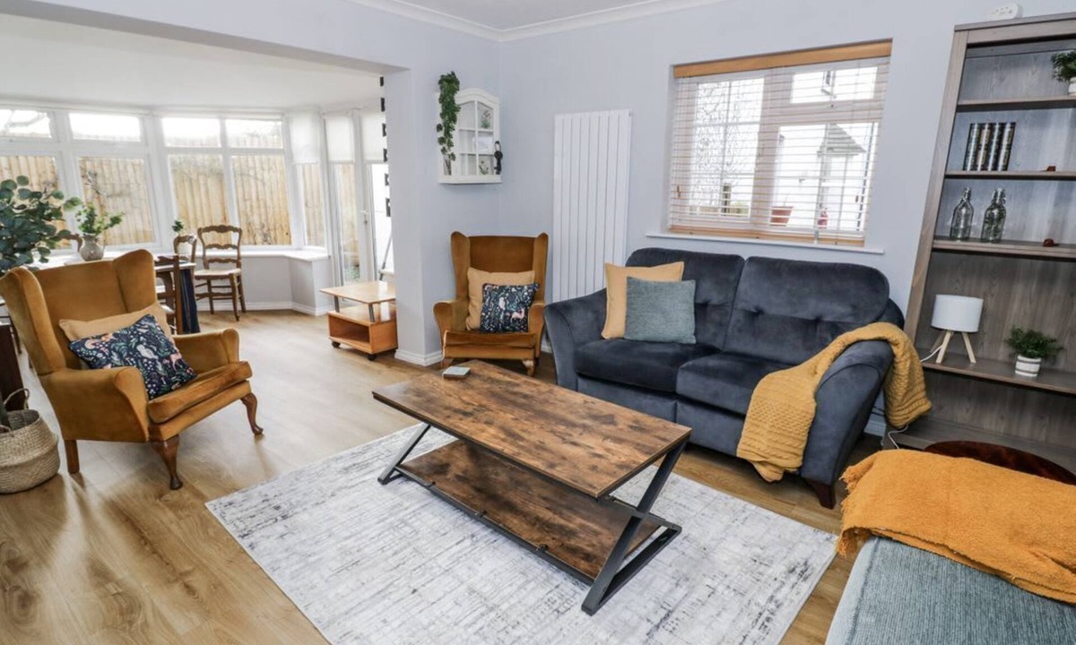 Warwick Town Centre House | 3 Leycester Court, Warwick