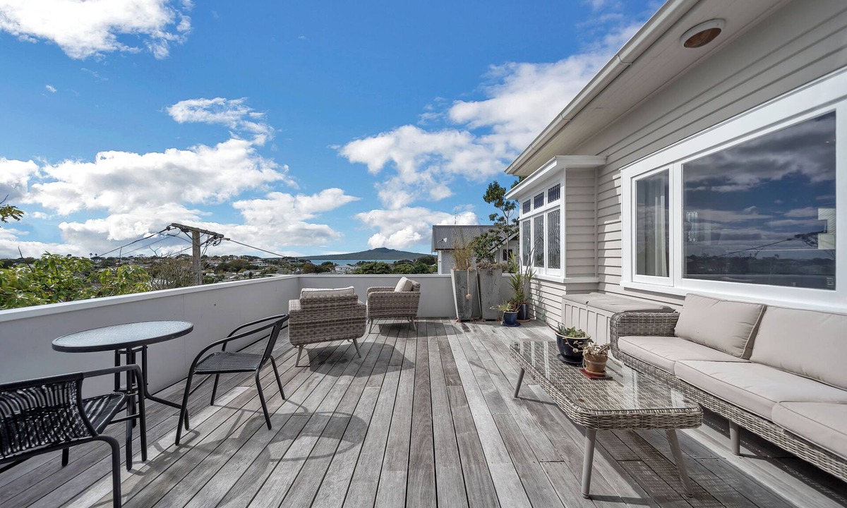 Devonport House | Devonport Villa with Rangitoto Views