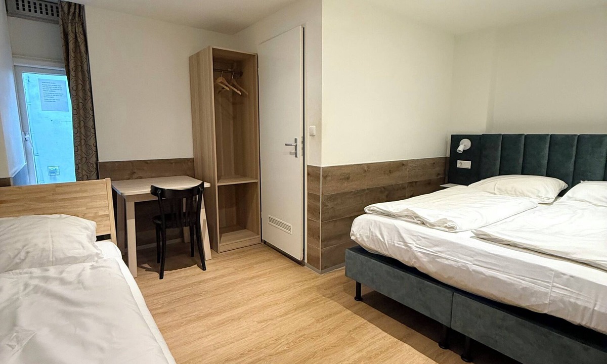 Red Light District Hostel | Hostel The Globe