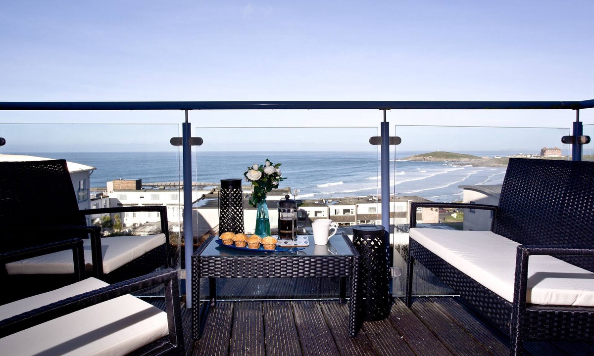 Newquay Apartment | Luxury self catering accommodation overlooking Fistral Beach.