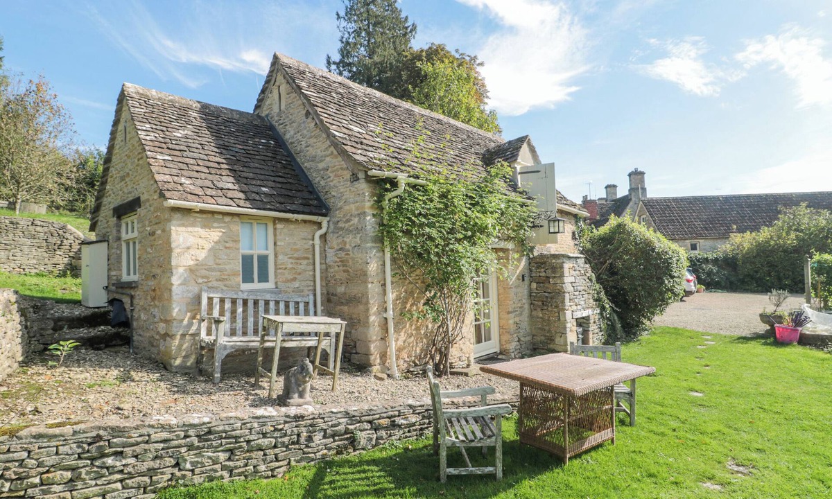 Coln St Aldwyns Cottage | MAYFLY COTTAGE, character holiday cottage in Coln St Aldwyns