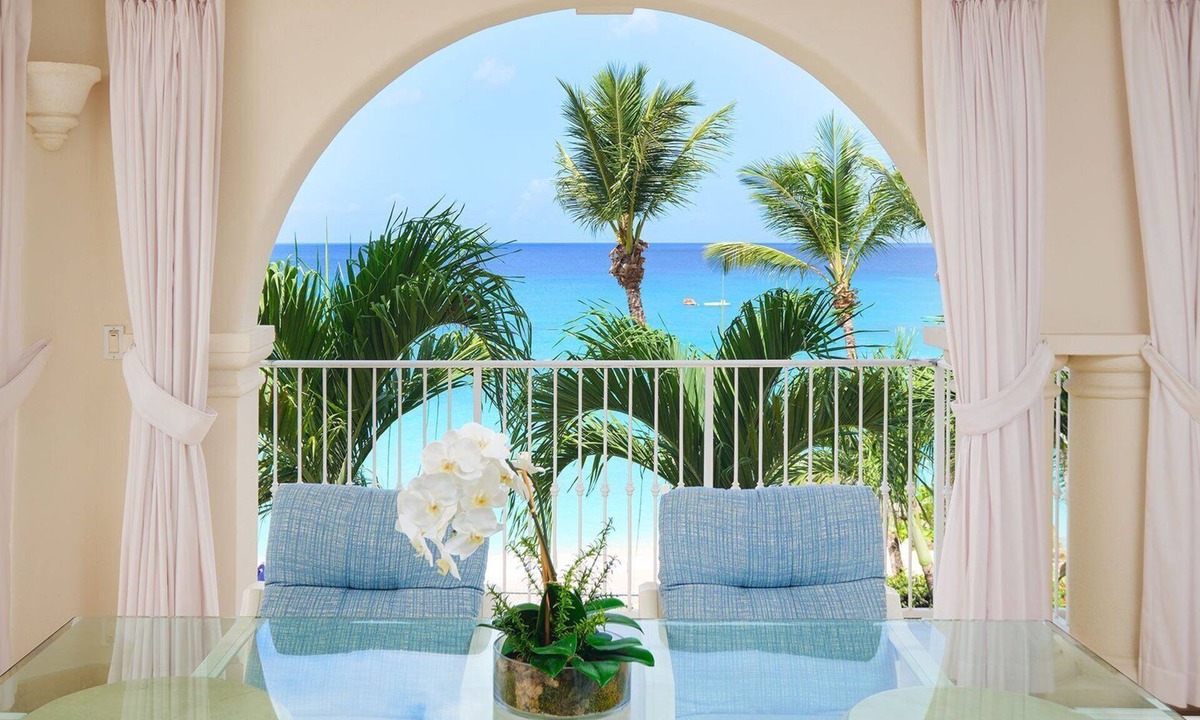 Little Battaleys Apartment | Modern Beachfront Condo - St Peter's Bay 301