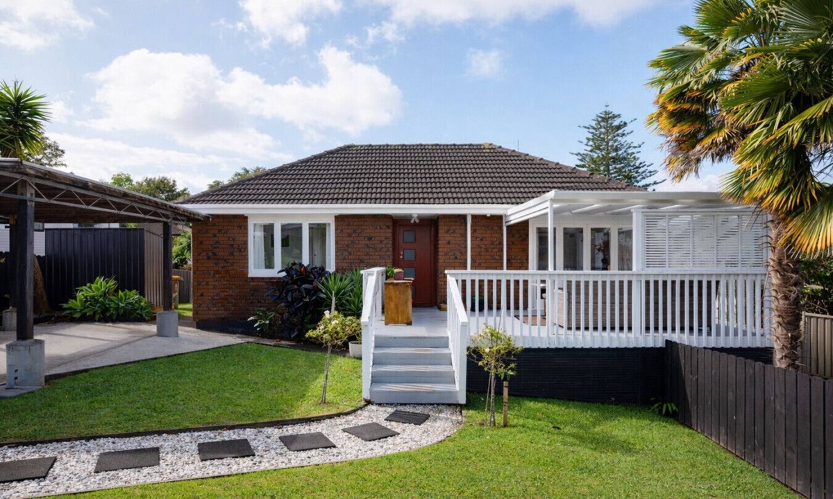 Devonport House | Stylish Howick Home with Sunny Covered Deck | Marigold by Homello