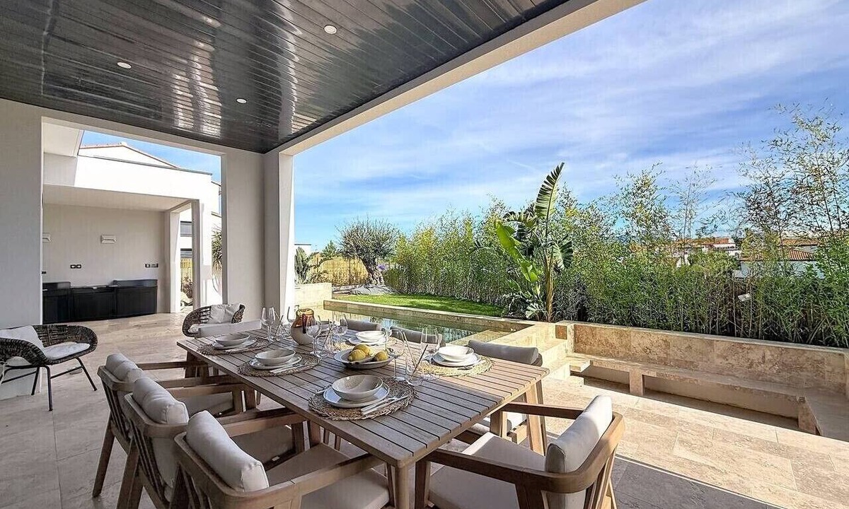 Pollestres House | Villa Soleilla - A Chic Getaway with a Private Pool