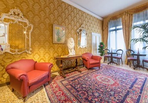 Friendly Venice Suites in Venice