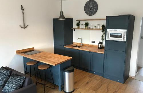 Gloucester Apartment | 1 bed river apartment on the docks