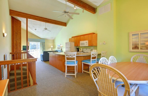 Duck Apartment | 2BR Condo w/Indoor Pool + Beach Access