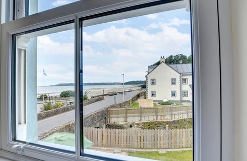 Amroth Cottage | 5 Bed in Amroth (oc-pw9067)