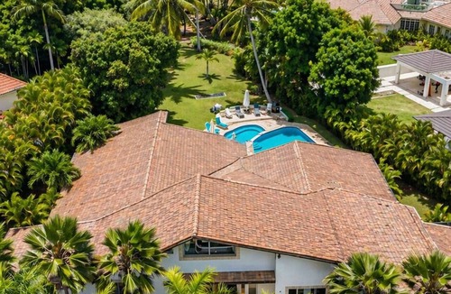 Los Lagos Villa | 6 BR - FULL AC- CHEF & FULL STAFF- 3 GOLF CARTS - STEPS TO BEACH