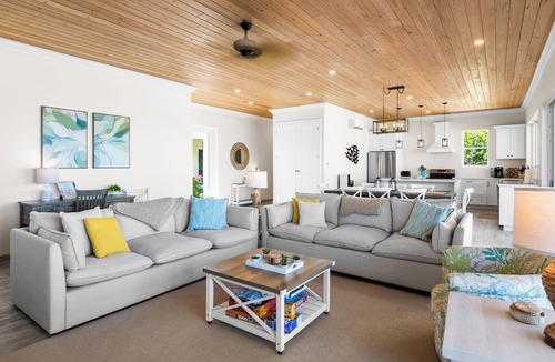 Rolleville Villa | Boundless, beachfront, walk to Cocoplum sandbars & restaurants via the beach!