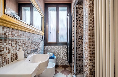 Dorsoduro Apartment | Campiello Tron Peaceful House