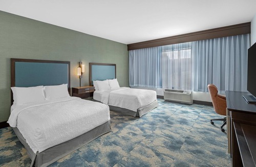 Southern Crossing Hotel | Hampton Inn & Suites Bend