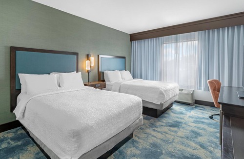 Southern Crossing Hotel | Hampton Inn & Suites Bend