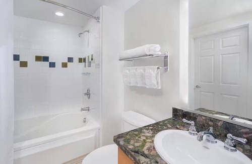 Paradise Island Hotel | Harborside Resort at Atlantis-1 Bedroom-1 Bath- Access to Atlantis Waterparks