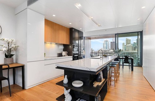 Auckland Central Business District Apartment | Harbour front Living at Wynyard Marina