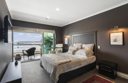 Auckland Central Business District Apartment | Harbourside Masterpiece