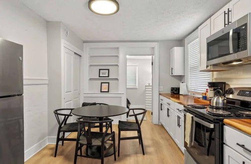 East Avenue House | Historic East Ave! Ample space for Large groups