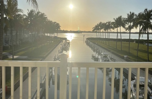 Marathon Villa | Isla Marlin 28: Palm lined luxury villa w/dockage and sunset views