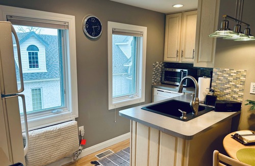 Luna Pier Apartment | Lakeside Getaway Studio In Luna Pier!