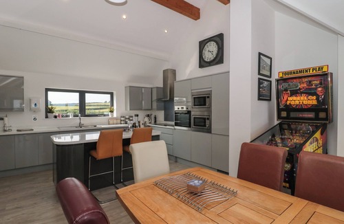 Blaisdon Cottage | LONGMYND, with hot tub in Gloucester