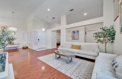 Indio House | # Marbella Lane - 4BR Lavish Castle Retreat