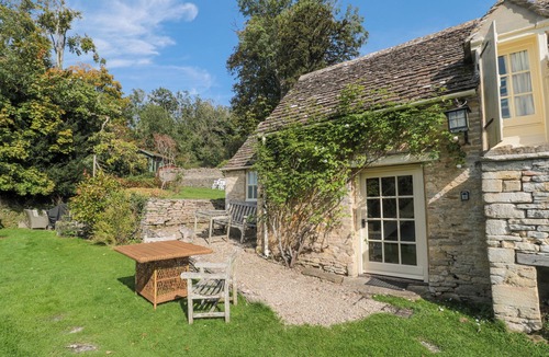 Coln St Aldwyns Cottage | MAYFLY COTTAGE, character holiday cottage in Coln St Aldwyns