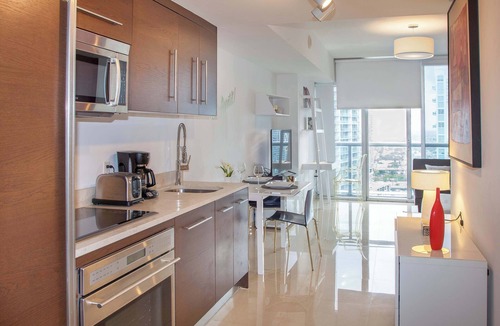 Downtown Miami Apartment | Modern Glass Shower Suite | Central Brickell