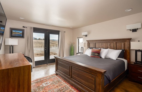 Emigrant Cabin | Paradise Lodge by Yellowstone National Park