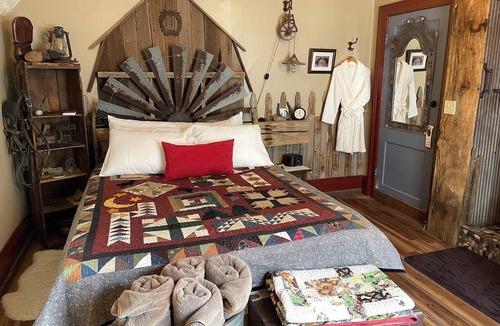 Cheboygan Bed & Breakfast | Secrets on Main Bed & Breakfast