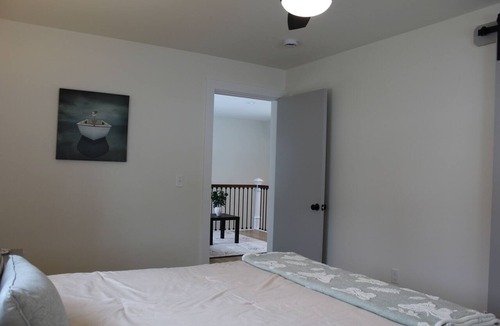 Indian River Apartment | Spacious 5 BR House on the River