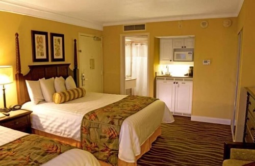 St. Pete Beach Resort | Ultimate Beach Adventure! 2 Tropical Units with Water Slides and Pool!
