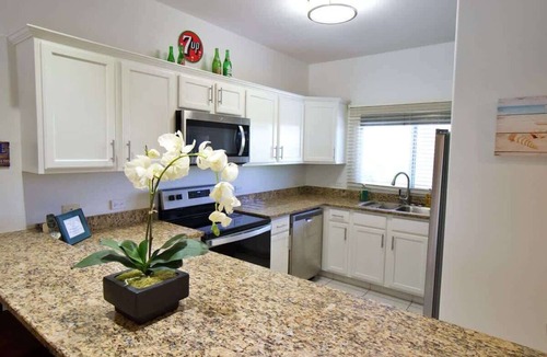 Rum Point Condo | Waterfront 2BR w/Pool/Jacuzzi– 7-UP Condo in Kaibo Kai