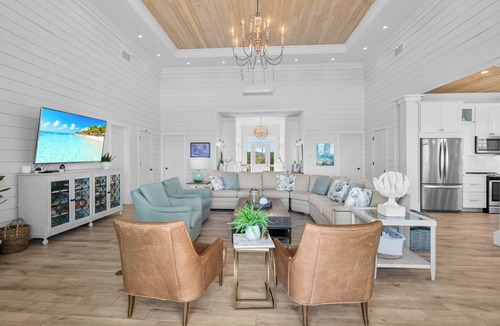 William's Town Villa | Yumey Sands Villa, Heated Pool & Unbelievable Year-Round Calm Beach