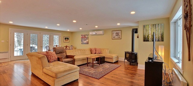15 min from the Mont Tremblant Ski Hills, Perfect for Families and Friends ! in La Conception