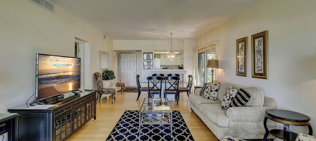 1865 Beachside Tennis- Easy Access to Beach & Pool. in Hilton Head Island