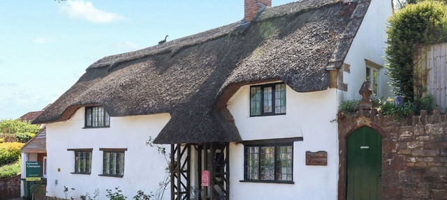 2 bedroom accommodation in Barrington, near Ilminster,