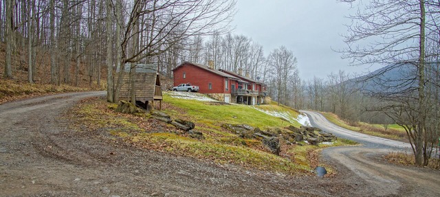 2 Br Plus Loft: Hawthorne Valley 4 in Slatyfork