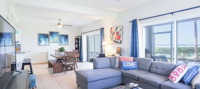 3 Bed Oceanview condo with beach