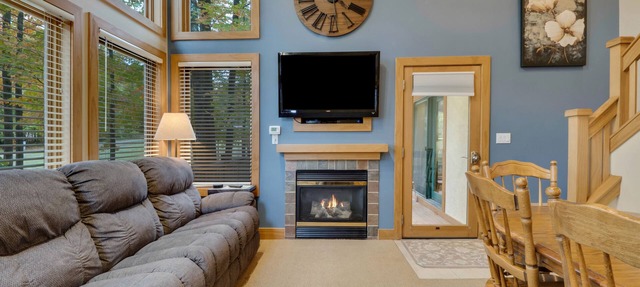 3BR Slopeside Disciples Village Condo 604 - Ski In/Ski Out on Boyneland! in Boyne Falls
