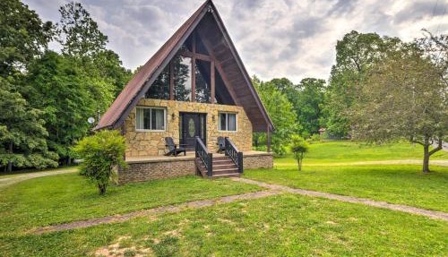 A-Frame Cabin w/Hot Tub, Walk to Kentucky Lake!