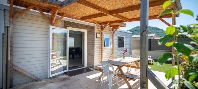 Accessible Mobile Home with Terrace in Saint-Rome-de-Tarn