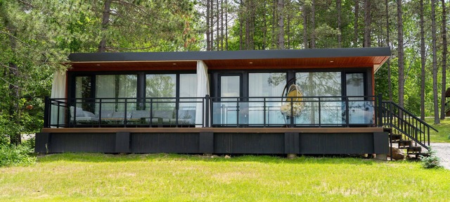 Algonquin's Edge Resort | Waterfront 6 in South Algonquin