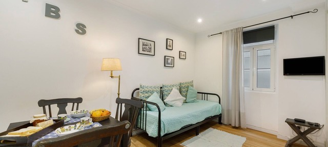Apartment 'Beco Do Sapato' with Wi-Fi and Air Conditioning