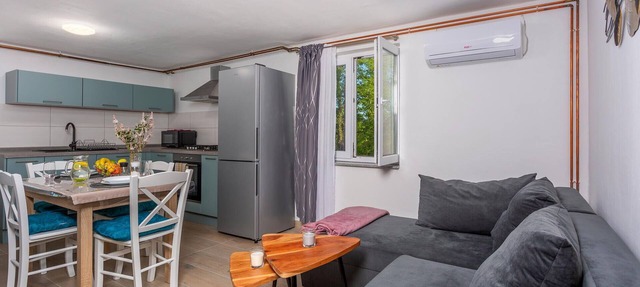 Awesome apartment in Risika with WiFi in Risika