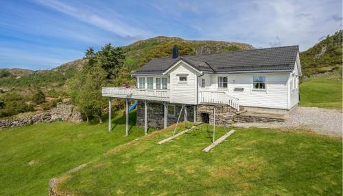 Awesome Home In Ånneland With Wifi
