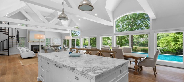 Bay Breeze Escape—Pool, Game Room & Views