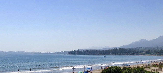 Beach front Sea Loft in Santa Barbara. Weekly discounts. Best beach sunsets!