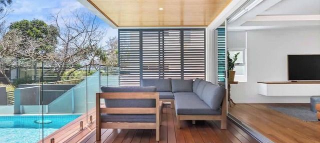 BEACH01- Mooloolaba Beachfront with Private Pool in Mooloolaba