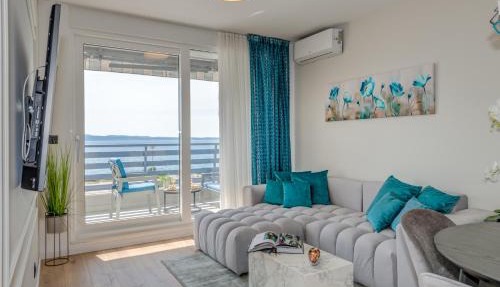 Beachfront Apartment Split in Split