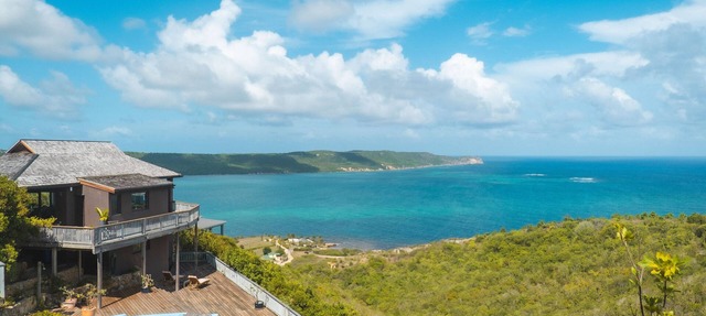 Blue Dream - Spacious House with Sea View & Infinity Pool!